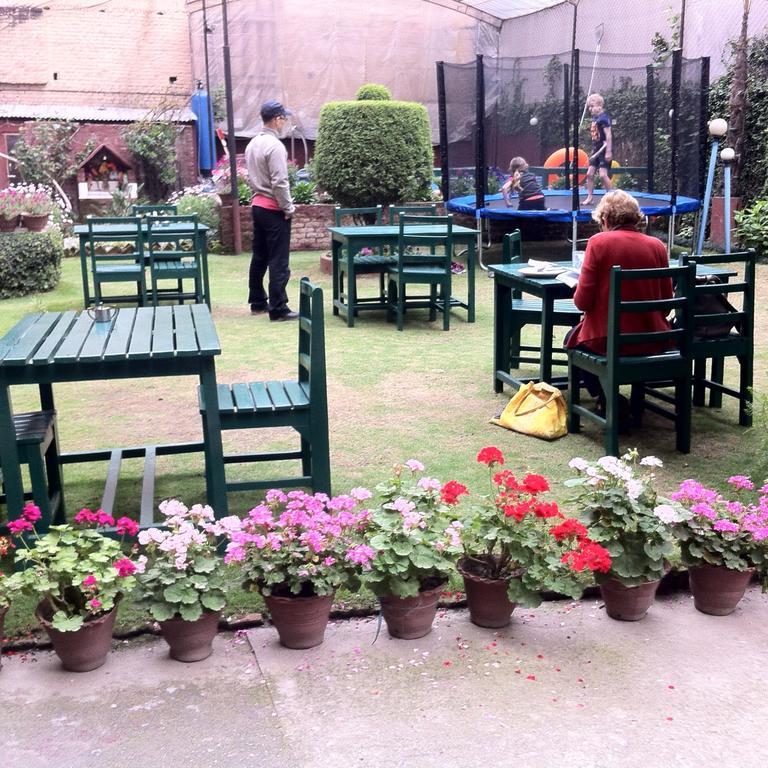 Acme Guest House Kathmandu Esterno foto